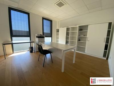 Louer Bureau Rennes 49320 euros