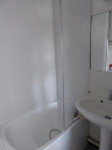 For rent Bordeaux 1 room 16 m2 Gironde (33000) photo 3
