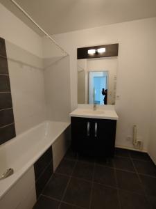 Louer Appartement Saint-priest 831 euros
