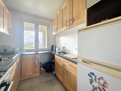 For sale Elancourt 4 rooms 87 m2 Yvelines (78990) photo 3