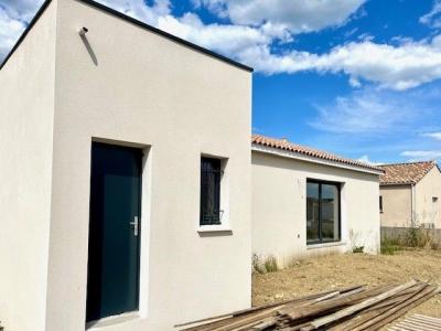 For sale 4 rooms 95 m2 Herault (34270) photo 1
