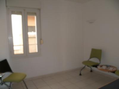 For sale COEUR DE VILLE 2 rooms 38 m2 Herault (34340) photo 3