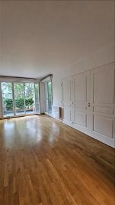 For rent Issy-les-moulineaux 3 rooms 66 m2 Hauts de Seine (92130) photo 0