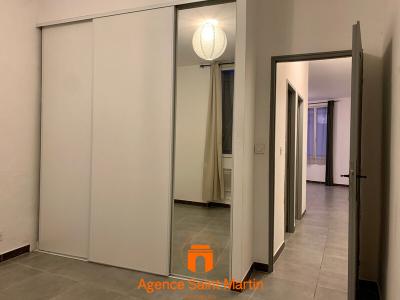 Louer Appartement 45 m2 Ancone