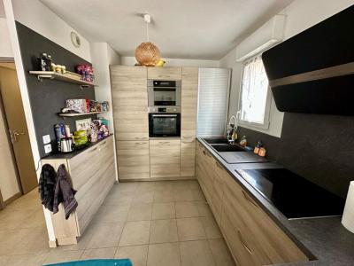 For sale Saint-jean-de-vedas 4 rooms 95 m2 Herault (34430) photo 2