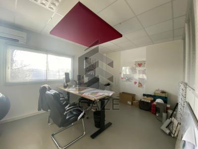 For rent Pessac 561 m2 Gironde (33600) photo 3