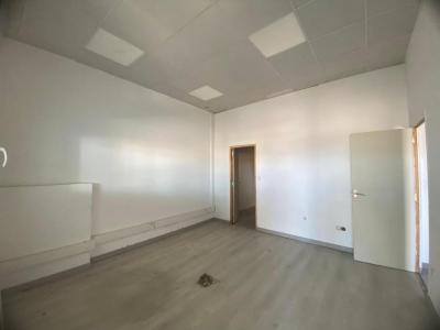 Louer Local commercial 210 m2 Bernis