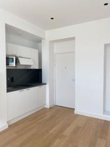 For sale Sainte-maxime 3 rooms 52 m2 Var (83120) photo 2
