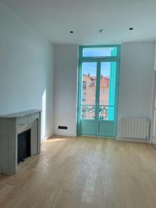 For sale Sainte-maxime 3 rooms 52 m2 Var (83120) photo 3