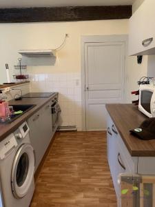 Louer Appartement Saint-leonard-de-noblat 405 euros