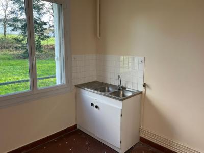 For sale Descartes 4 rooms 69 m2 Indre et loire (37160) photo 2