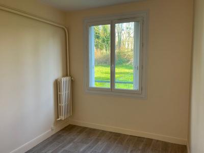 For sale Descartes 4 rooms 69 m2 Indre et loire (37160) photo 3
