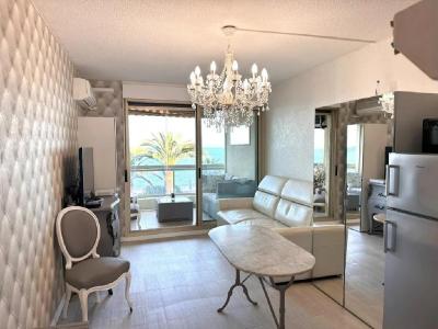 For sale 2 rooms 28 m2 Alpes Maritimes (06400) photo 1