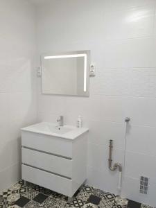For sale CENTRE VILLE 2 rooms 53 m2 Ain (01630) photo 2