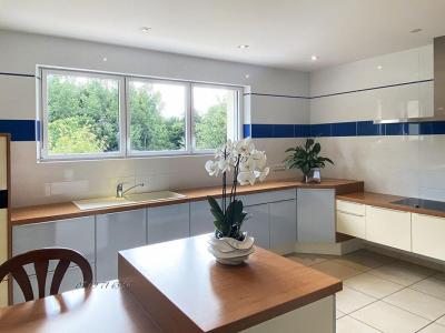 For sale Fougeres 5 rooms 170 m2 Ille et vilaine (35300) photo 3
