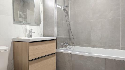 For rent Paris-15eme-arrondissement 6 rooms 25 m2 Paris (75015) photo 2