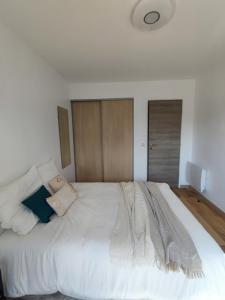 Louer Appartement 17 m2 Paris-20eme-arrondissement