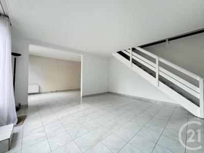 For sale Fontenay-sous-bois 5 rooms 92 m2 Val de Marne (94120) photo 3
