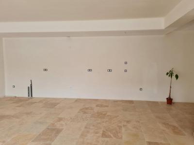 Louer Local commercial 111 m2 Mole