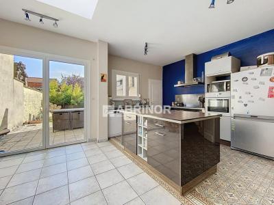 For sale Tourcoing 7 rooms 216 m2 Nord (59200) photo 2