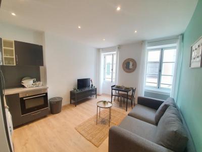 For rent Marseille-2eme-arrondissement 2 rooms 32 m2 Bouches du Rhone (13002) photo 3