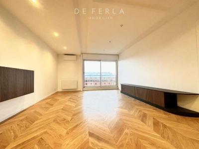 For rent Paris-10eme-arrondissement 4 rooms 93 m2 Paris (75010) photo 3