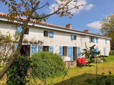 For sale Lezay 7 rooms 177 m2 Deux sevres (79120) photo 0