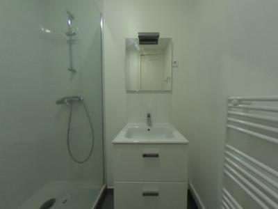 For rent Lyon-7eme-arrondissement 3 rooms 55 m2 Rhone (69007) photo 4