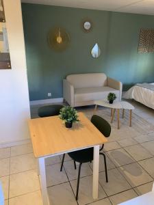 For sale CENTRE VILLE 3 MN 1 room 22 m2 Gard (30100) photo 4