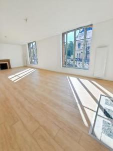 For sale Chalons-en-champagne 3 rooms 82 m2 Marne (51000) photo 2
