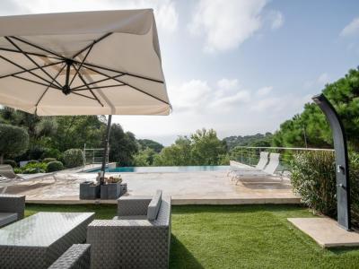 For sale Sainte-maxime 6 rooms 238 m2 Var (83120) photo 3
