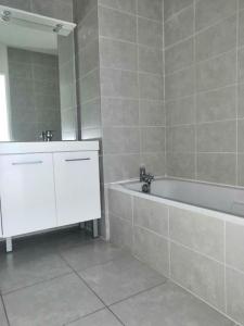 For rent Viriat 4 rooms 84 m2 Ain (01440) photo 3