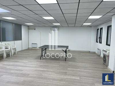 Louer Bureau 73 m2 Marseille-11eme-arrondissement