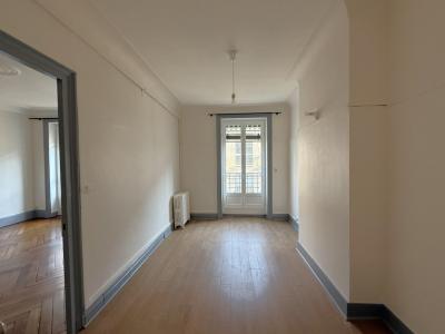 For rent Lyon-2eme-arrondissement 3 rooms 91 m2 Rhone (69002) photo 2
