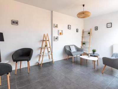 For rent Bordeaux 1 room 25 m2 Gironde (33300) photo 2