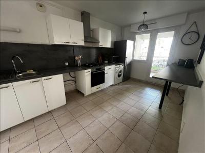 For rent Lyon-7eme-arrondissement 4 rooms 79 m2 Rhone (69007) photo 1
