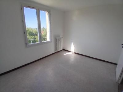 For rent Vouziers 4 rooms 81 m2 Ardennes (08400) photo 3