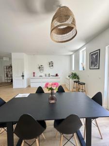 For sale Champagne-au-mont-d'or 5 rooms 185 m2 Rhone (69410) photo 4