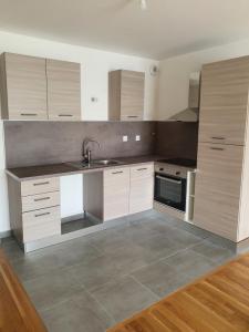 For rent Lyon-8eme-arrondissement 3 rooms 63 m2 Rhone (69008) photo 1