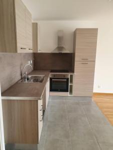 For rent Lyon-8eme-arrondissement 3 rooms 63 m2 Rhone (69008) photo 4