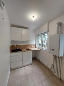 For rent Issy-les-moulineaux 1 room 30 m2 Hauts de Seine (92130) photo 1