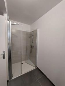 For rent Issy-les-moulineaux 1 room 30 m2 Hauts de Seine (92130) photo 3