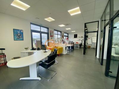 Acheter Bureau 135 m2 Tresses