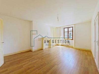 Louer Appartement Rochechouart 420 euros