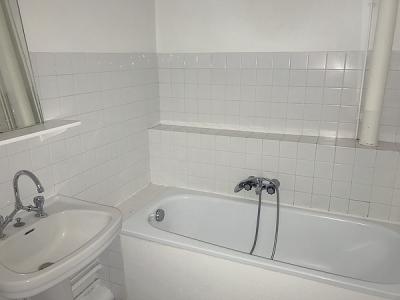 For rent Clermont-ferrand 2 rooms 42 m2 Puy de dome (63000) photo 3
