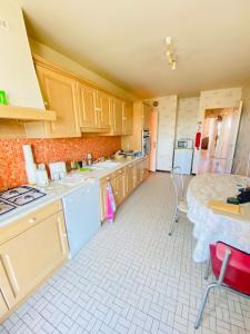 For sale Roanne 6 rooms 130 m2 Loire (42300) photo 3