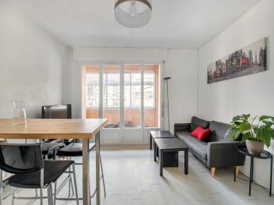 For rent Lyon-3eme-arrondissement 4 rooms 71 m2 Rhone (69003) photo 2