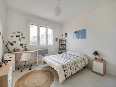 For rent Lyon-3eme-arrondissement 4 rooms 71 m2 Rhone (69003) photo 4