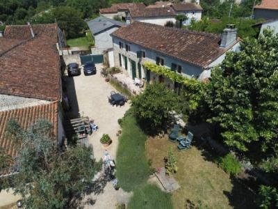 For sale 6 rooms 167 m2 Charente (16460) photo 3