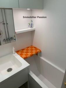 For sale Angers 2 rooms 49 m2 Maine et loire (49000) photo 2